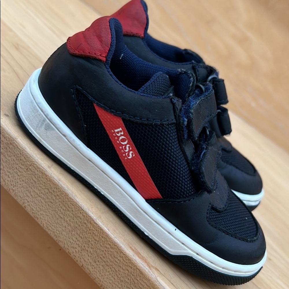 Hugo boss Kids shoe size 22 navy and red
